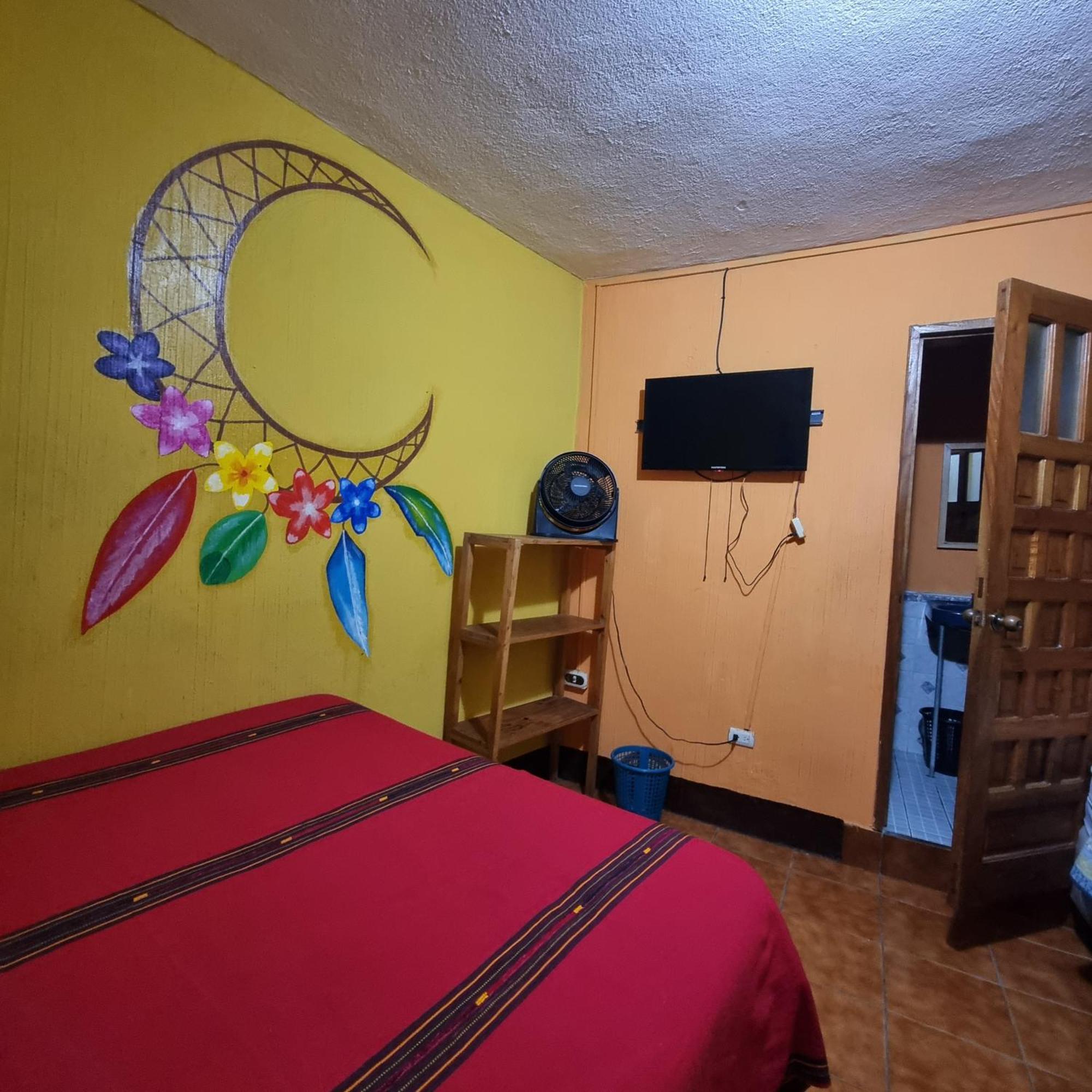 Hotel Encuentro Del Viajero Panajachel Esterno foto